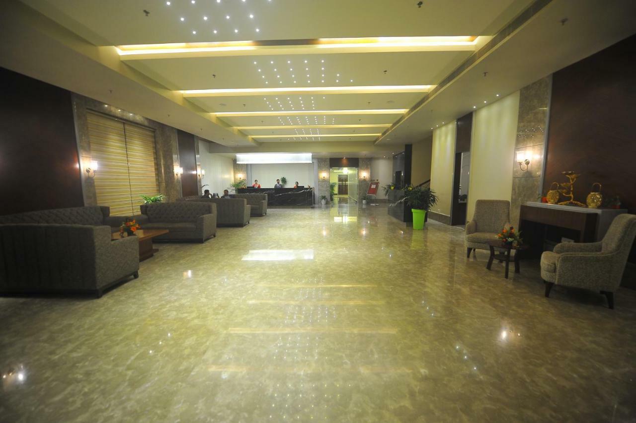 Pipul Padmaja Premium Hotel Bhubaneswar Exterior photo